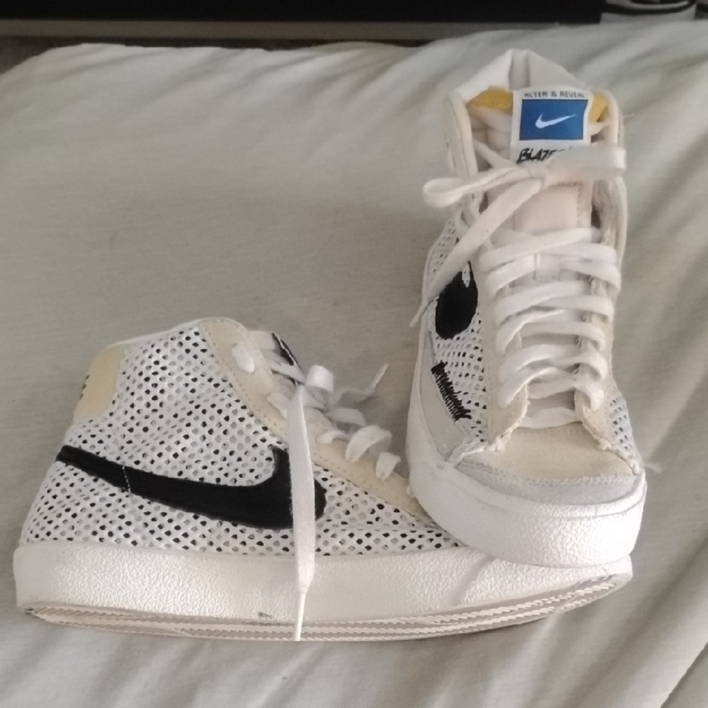 Nike Blazers Size 7Y Excellent Condition